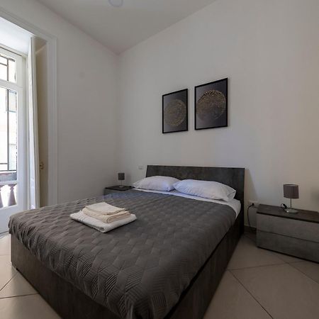 Casa Vacanze Nemesi Tyche Salerno Eksteriør billede
